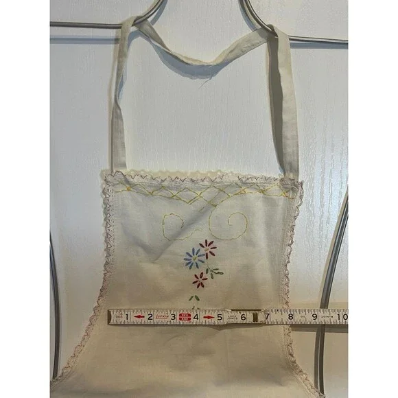 Vintage Embroidered Cream Colored Full Apron - Picture 2 of 12